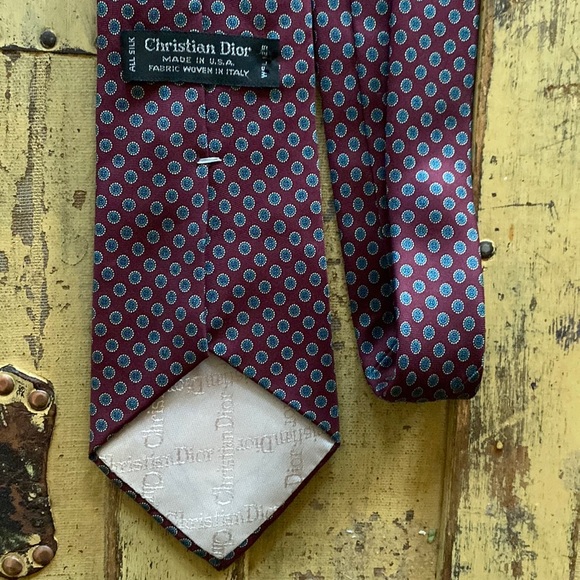 VINTAGE CHRISTIAN DIOR DESIGNER BRAND 100% SILK RED PATTERN NECKTIE MENS TIE OS - Picture 5 of 5